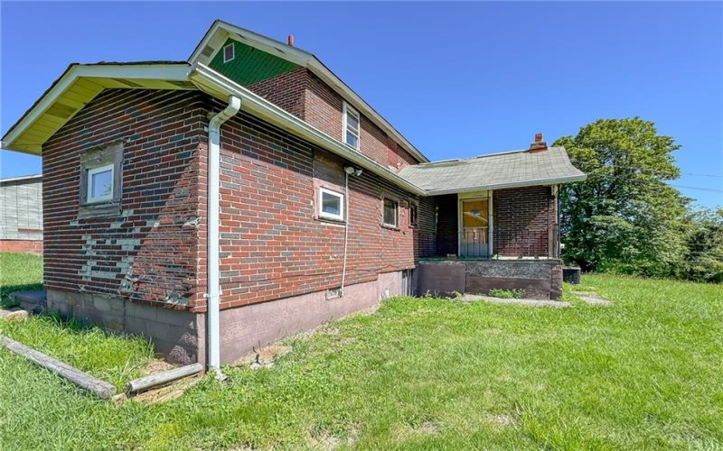 605 Maple St, Brownsville, 15417, 2 Bedrooms Bedrooms, ,1 BathroomBathrooms,Residential,For Sale,Maple St,1764078