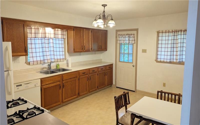 50 Zeller St, Greensburg, 15601, 2 Bedrooms Bedrooms, ,2 BathroomsBathrooms,Residential,For Sale,Zeller St,1764122