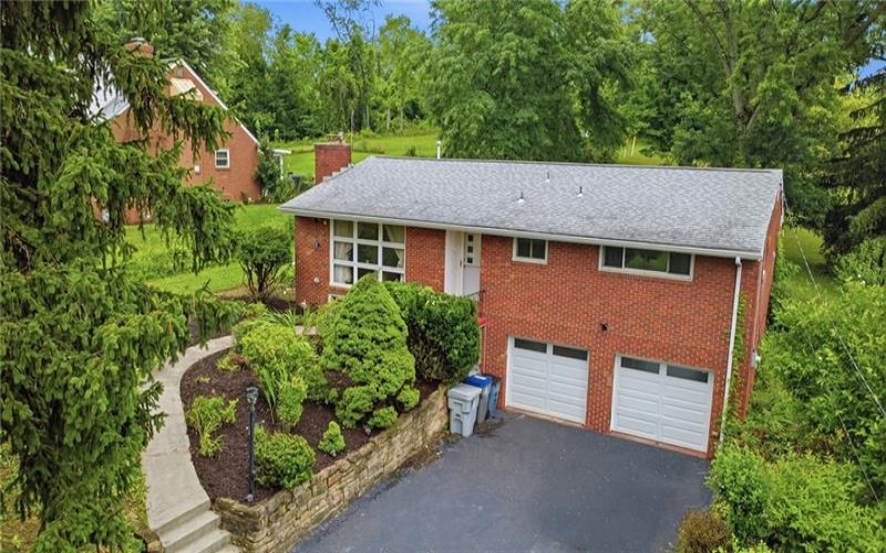116 Hidden Valley Road, Canonsburg, 15317, 3 Bedrooms Bedrooms, 11 Rooms Rooms,1.2 BathroomsBathrooms,Residential,For Sale,Hidden Valley Road,1764132