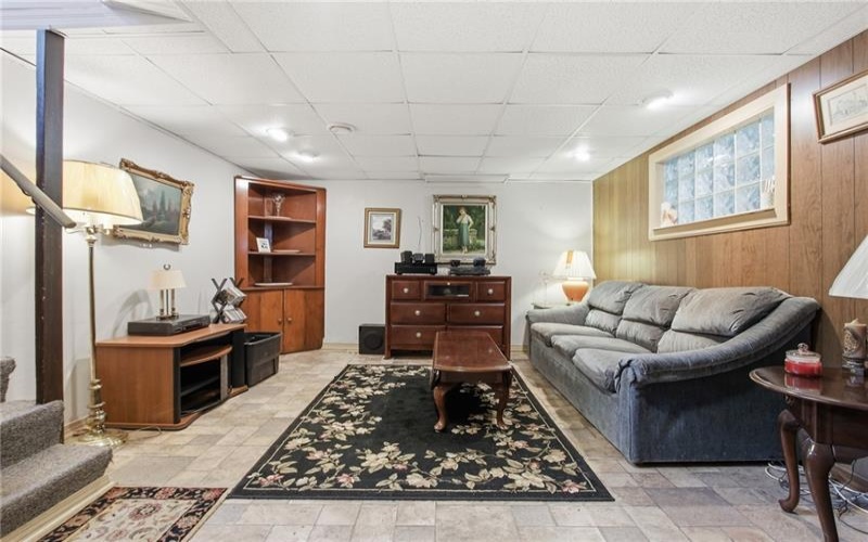116 Hidden Valley Road, Canonsburg, 15317, 3 Bedrooms Bedrooms, 11 Rooms Rooms,1.2 BathroomsBathrooms,Residential,For Sale,Hidden Valley Road,1764132