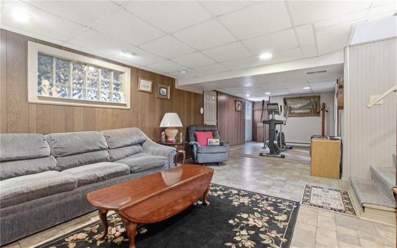 116 Hidden Valley Road, Canonsburg, 15317, 3 Bedrooms Bedrooms, 11 Rooms Rooms,1.2 BathroomsBathrooms,Residential,For Sale,Hidden Valley Road,1764132