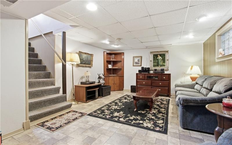 116 Hidden Valley Road, Canonsburg, 15317, 3 Bedrooms Bedrooms, 11 Rooms Rooms,1.2 BathroomsBathrooms,Residential,For Sale,Hidden Valley Road,1764132