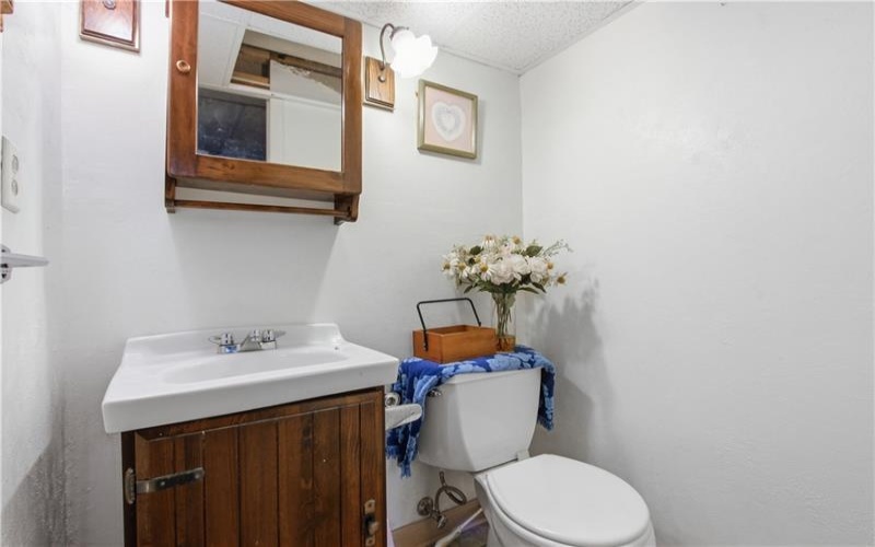 116 Hidden Valley Road, Canonsburg, 15317, 3 Bedrooms Bedrooms, 11 Rooms Rooms,1.2 BathroomsBathrooms,Residential,For Sale,Hidden Valley Road,1764132