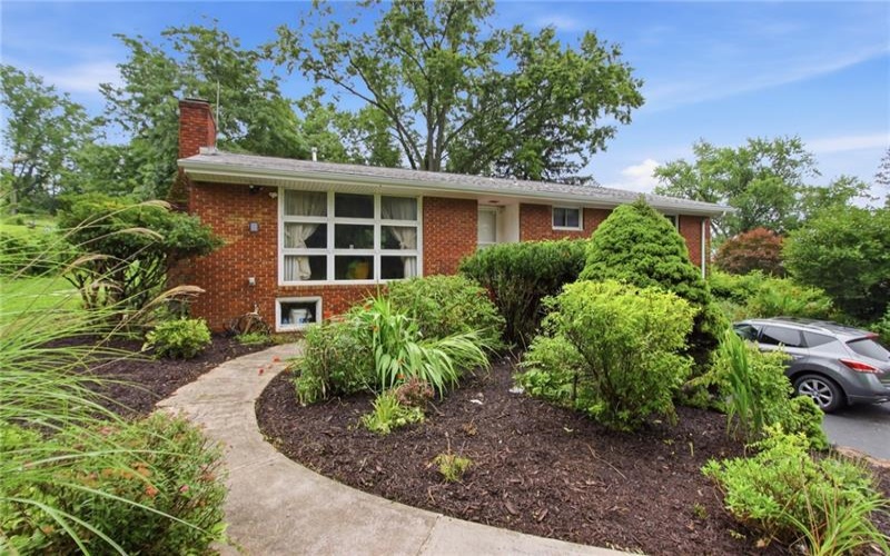 116 Hidden Valley Road, Canonsburg, 15317, 3 Bedrooms Bedrooms, 11 Rooms Rooms,1.2 BathroomsBathrooms,Residential,For Sale,Hidden Valley Road,1764132
