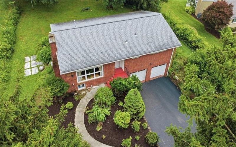 116 Hidden Valley Road, Canonsburg, 15317, 3 Bedrooms Bedrooms, 11 Rooms Rooms,1.2 BathroomsBathrooms,Residential,For Sale,Hidden Valley Road,1764132