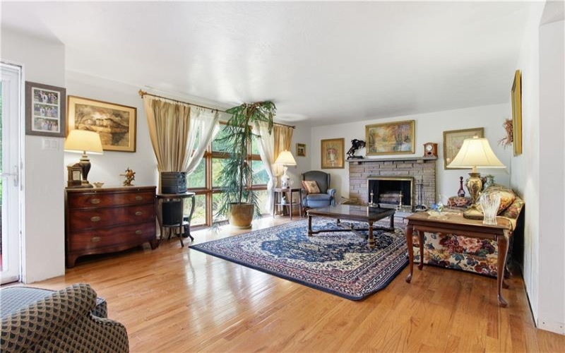 116 Hidden Valley Road, Canonsburg, 15317, 3 Bedrooms Bedrooms, 11 Rooms Rooms,1.2 BathroomsBathrooms,Residential,For Sale,Hidden Valley Road,1764132