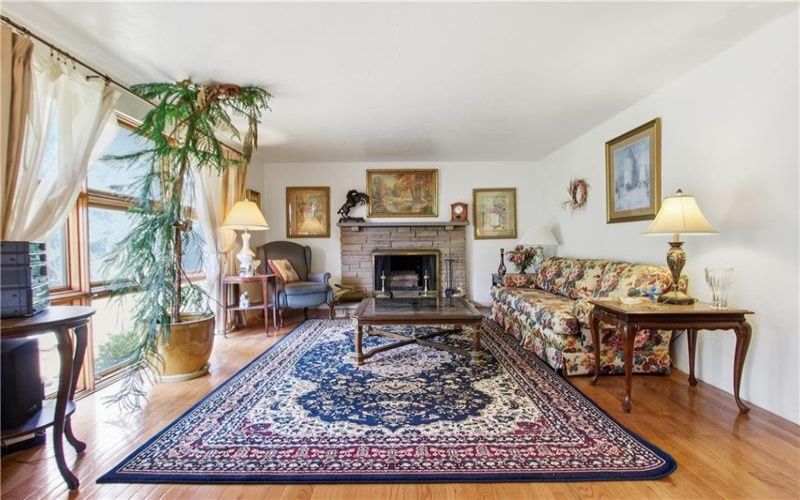 116 Hidden Valley Road, Canonsburg, 15317, 3 Bedrooms Bedrooms, 11 Rooms Rooms,1.2 BathroomsBathrooms,Residential,For Sale,Hidden Valley Road,1764132
