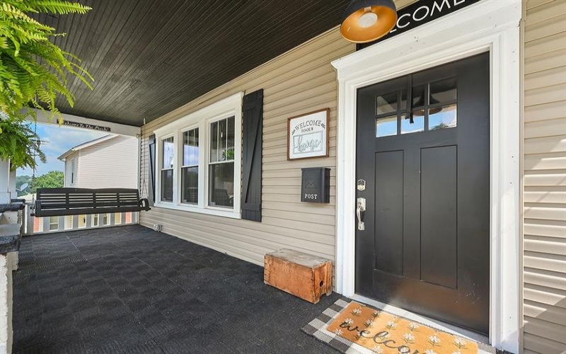 723 8th St, Irwin, 15642, 4 Bedrooms Bedrooms, 9 Rooms Rooms,2.1 BathroomsBathrooms,Residential,For Sale,8th St,1764153