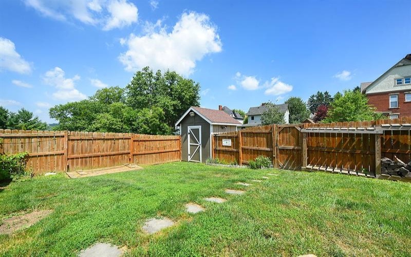 723 8th St, Irwin, 15642, 4 Bedrooms Bedrooms, 9 Rooms Rooms,2.1 BathroomsBathrooms,Residential,For Sale,8th St,1764153