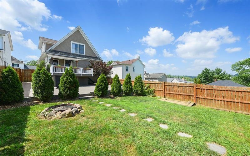 723 8th St, Irwin, 15642, 4 Bedrooms Bedrooms, 9 Rooms Rooms,2.1 BathroomsBathrooms,Residential,For Sale,8th St,1764153