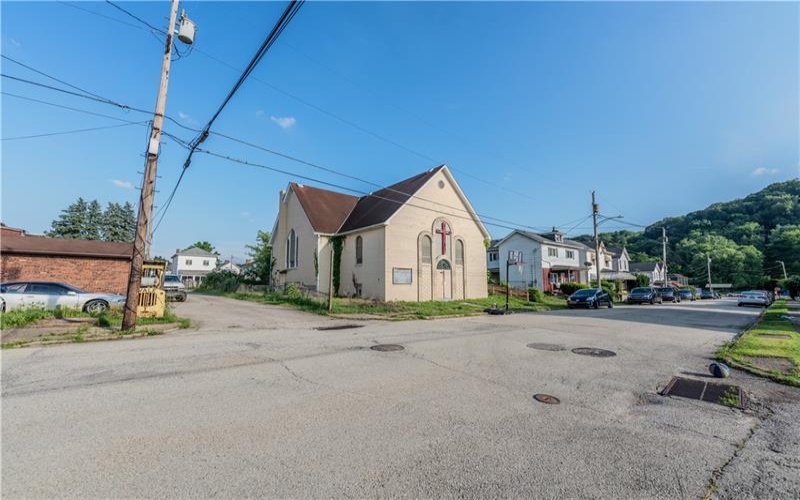 112 13th St, Jeannette, 15644, ,Commercial-industrial-business,For Sale,13th St,1764154