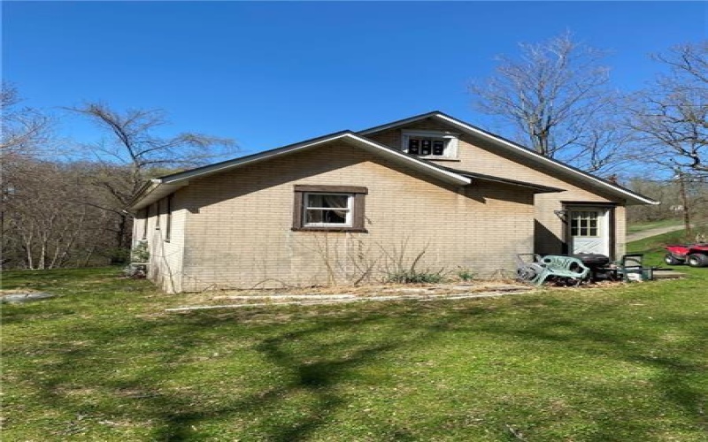 188 Steubenville Pike, Burgettstown, 15021, 4 Bedrooms Bedrooms, ,2 BathroomsBathrooms,Residential,For Sale,Steubenville Pike,1764157