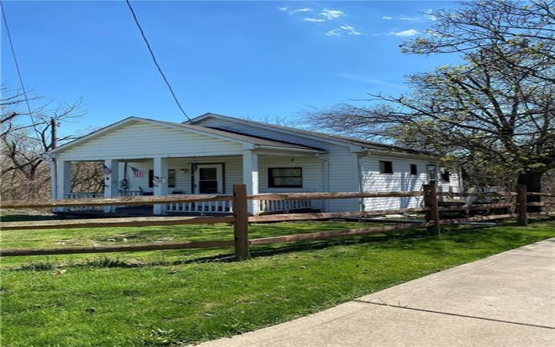 188 Steubenville Pike, Burgettstown, 15021, 4 Bedrooms Bedrooms, ,2 BathroomsBathrooms,Residential,For Sale,Steubenville Pike,1764157