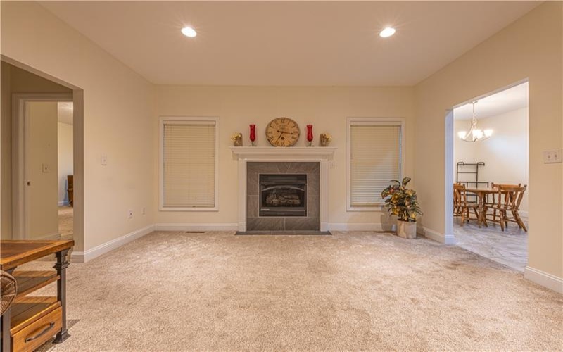 1102 Cross Creek Dr, Uniontown, 15401, 3 Bedrooms Bedrooms, ,2 BathroomsBathrooms,Residential,For Sale,Cross Creek Dr,1764216