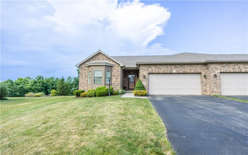 1102 Cross Creek Dr, Uniontown, 15401, 3 Bedrooms Bedrooms, ,2 BathroomsBathrooms,Residential,For Sale,Cross Creek Dr,1764216
