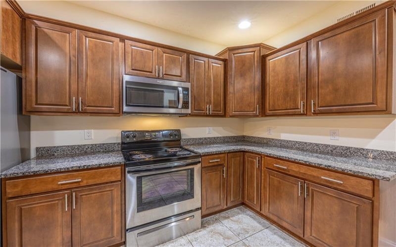 1102 Cross Creek Dr, Uniontown, 15401, 3 Bedrooms Bedrooms, ,2 BathroomsBathrooms,Residential,For Sale,Cross Creek Dr,1764216