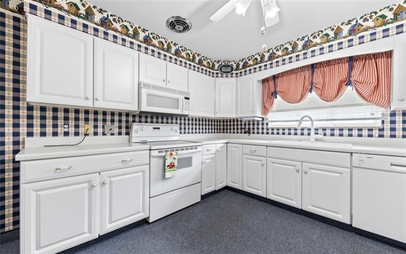 1317 Clifton Road, Washington, 15301, 3 Bedrooms Bedrooms, 10 Rooms Rooms,2 BathroomsBathrooms,Residential,For Sale,Clifton Road,1764236