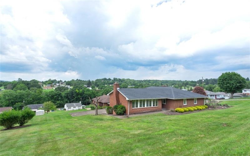 1317 Clifton Road, Washington, 15301, 3 Bedrooms Bedrooms, 10 Rooms Rooms,2 BathroomsBathrooms,Residential,For Sale,Clifton Road,1764236