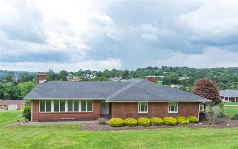 1317 Clifton Road, Washington, 15301, 3 Bedrooms Bedrooms, 10 Rooms Rooms,2 BathroomsBathrooms,Residential,For Sale,Clifton Road,1764236