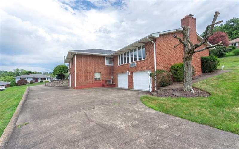 1317 Clifton Road, Washington, 15301, 3 Bedrooms Bedrooms, 10 Rooms Rooms,2 BathroomsBathrooms,Residential,For Sale,Clifton Road,1764236