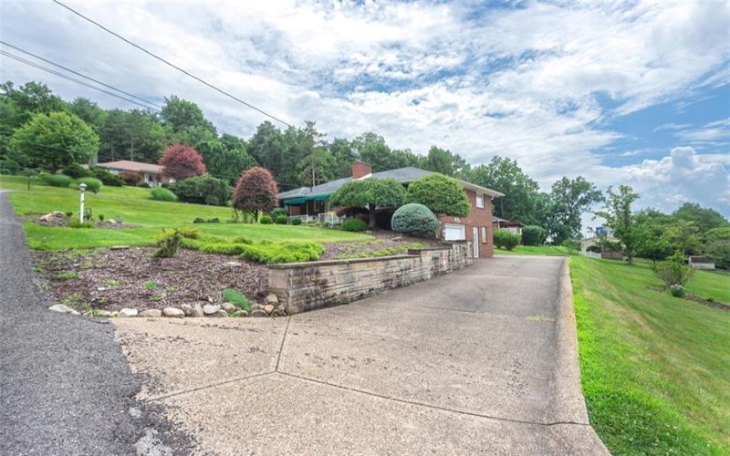 1317 Clifton Road, Washington, 15301, 3 Bedrooms Bedrooms, 10 Rooms Rooms,2 BathroomsBathrooms,Residential,For Sale,Clifton Road,1764236