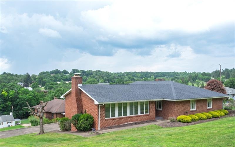 1317 Clifton Road, Washington, 15301, 3 Bedrooms Bedrooms, 10 Rooms Rooms,2 BathroomsBathrooms,Residential,For Sale,Clifton Road,1764236