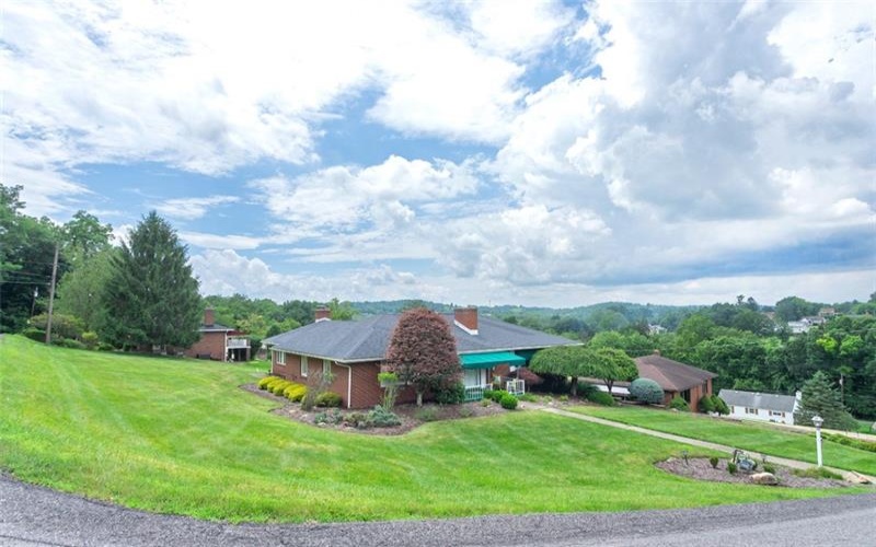 1317 Clifton Road, Washington, 15301, 3 Bedrooms Bedrooms, 10 Rooms Rooms,2 BathroomsBathrooms,Residential,For Sale,Clifton Road,1764236