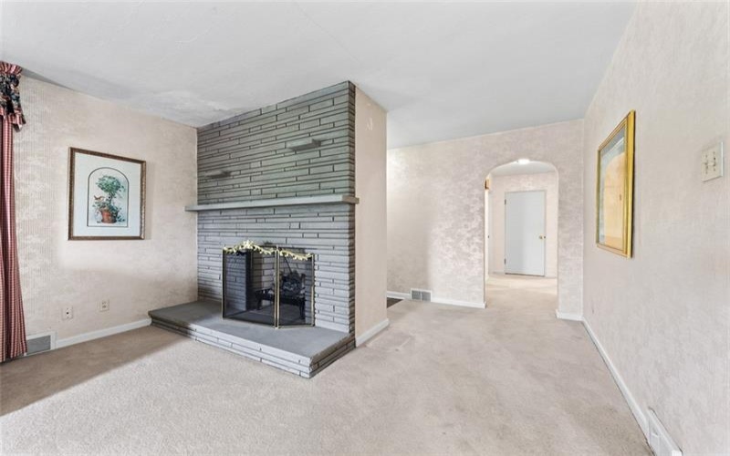 1317 Clifton Road, Washington, 15301, 3 Bedrooms Bedrooms, 10 Rooms Rooms,2 BathroomsBathrooms,Residential,For Sale,Clifton Road,1764236