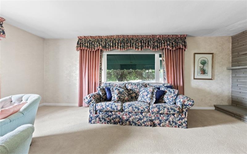 1317 Clifton Road, Washington, 15301, 3 Bedrooms Bedrooms, 10 Rooms Rooms,2 BathroomsBathrooms,Residential,For Sale,Clifton Road,1764236