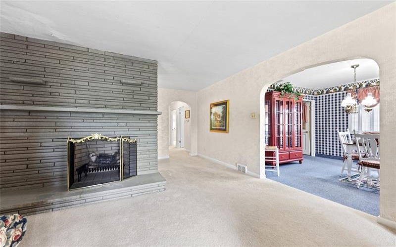 1317 Clifton Road, Washington, 15301, 3 Bedrooms Bedrooms, 10 Rooms Rooms,2 BathroomsBathrooms,Residential,For Sale,Clifton Road,1764236