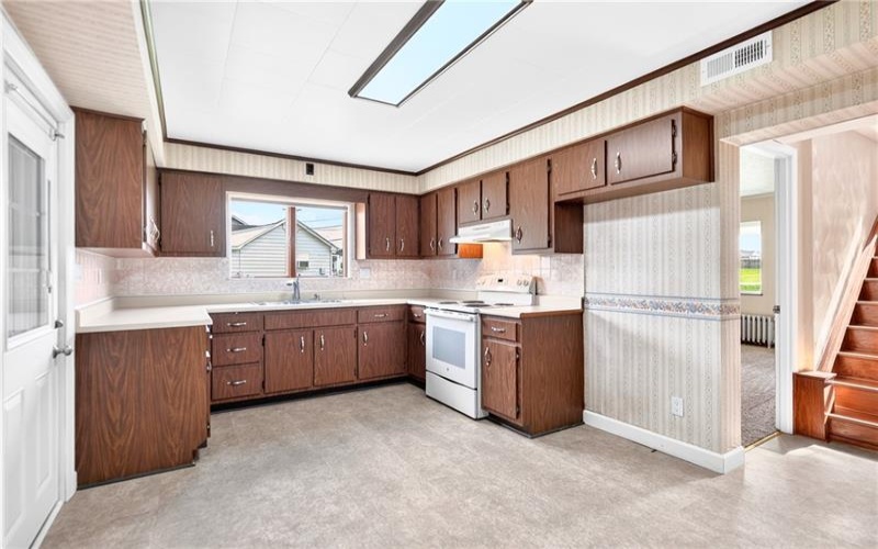403 PERRY AVENUE, Belle Vernon, 15012, 3 Bedrooms Bedrooms, 9 Rooms Rooms,1 BathroomBathrooms,Residential,For Sale,PERRY AVENUE,1764280