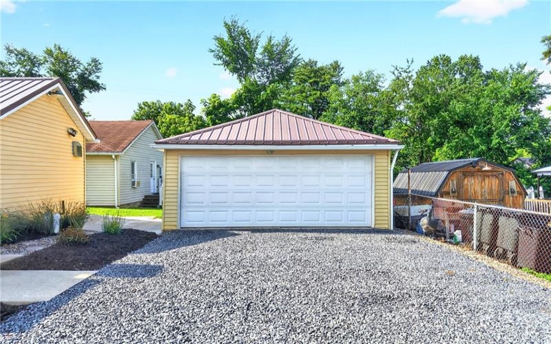 403 PERRY AVENUE, Belle Vernon, 15012, 3 Bedrooms Bedrooms, 9 Rooms Rooms,1 BathroomBathrooms,Residential,For Sale,PERRY AVENUE,1764280