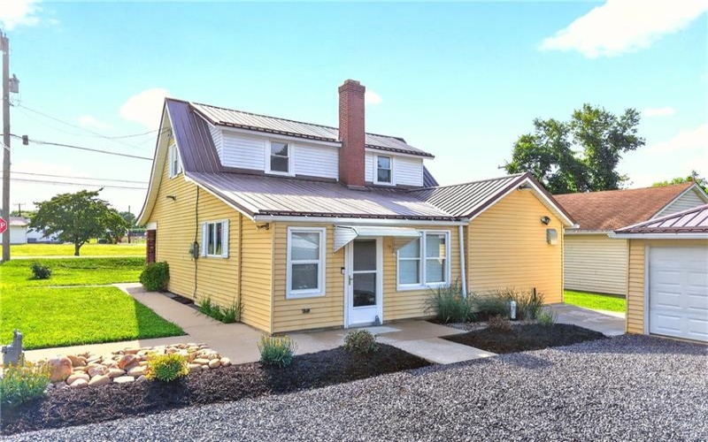 403 PERRY AVENUE, Belle Vernon, 15012, 3 Bedrooms Bedrooms, 9 Rooms Rooms,1 BathroomBathrooms,Residential,For Sale,PERRY AVENUE,1764280