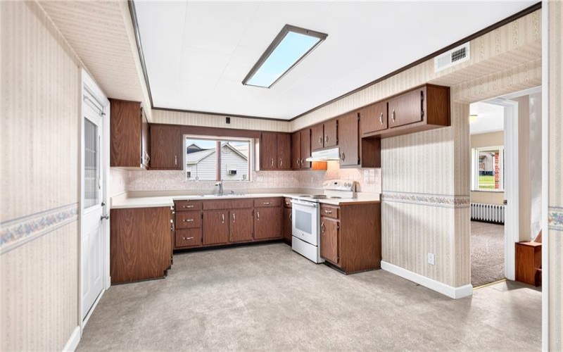 403 PERRY AVENUE, Belle Vernon, 15012, 3 Bedrooms Bedrooms, 9 Rooms Rooms,1 BathroomBathrooms,Residential,For Sale,PERRY AVENUE,1764280