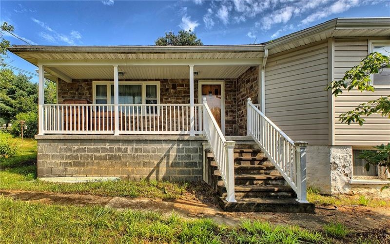 888 Bovard Luxor Road, Greensburg, 15601, 3 Bedrooms Bedrooms, ,1 BathroomBathrooms,Residential,For Sale,Bovard Luxor Road,1764301