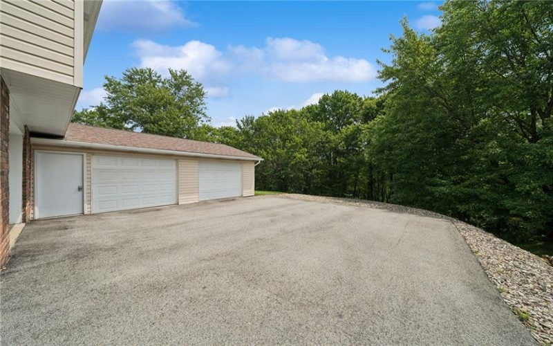 221 David Drive, Delmont, 15626, 3 Bedrooms Bedrooms, 9 Rooms Rooms,2.1 BathroomsBathrooms,Residential,For Sale,David Drive,1764302