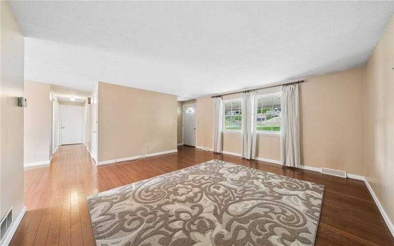 221 David Drive, Delmont, 15626, 3 Bedrooms Bedrooms, 9 Rooms Rooms,2.1 BathroomsBathrooms,Residential,For Sale,David Drive,1764302