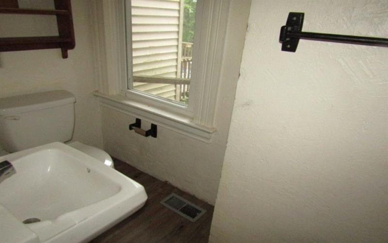 223 2nd St, Jeannette, 15644, 2 Bedrooms Bedrooms, 5 Rooms Rooms,1.1 BathroomsBathrooms,Residential,For Sale,2nd St,1764307