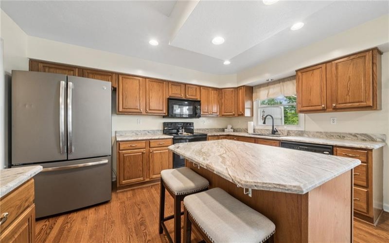 1023 Mayfair Dr, Canonsburg, 15317, 4 Bedrooms Bedrooms, 9 Rooms Rooms,2.1 BathroomsBathrooms,Residential,For Sale,Mayfair Dr,1764318
