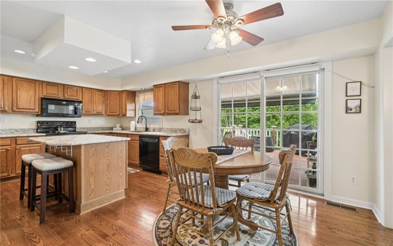 1023 Mayfair Dr, Canonsburg, 15317, 4 Bedrooms Bedrooms, 9 Rooms Rooms,2.1 BathroomsBathrooms,Residential,For Sale,Mayfair Dr,1764318