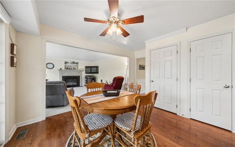 1023 Mayfair Dr, Canonsburg, 15317, 4 Bedrooms Bedrooms, 9 Rooms Rooms,2.1 BathroomsBathrooms,Residential,For Sale,Mayfair Dr,1764318