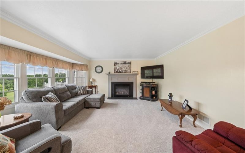 1023 Mayfair Dr, Canonsburg, 15317, 4 Bedrooms Bedrooms, 9 Rooms Rooms,2.1 BathroomsBathrooms,Residential,For Sale,Mayfair Dr,1764318