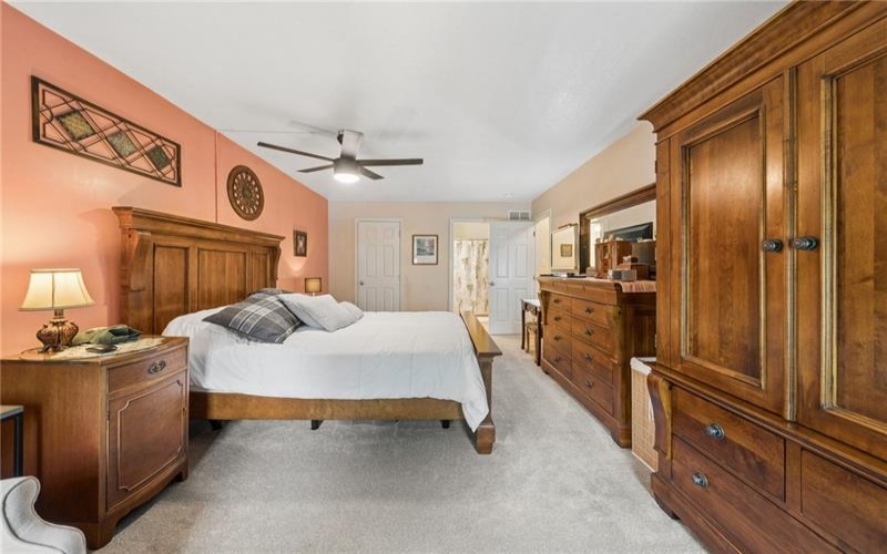 1023 Mayfair Dr, Canonsburg, 15317, 4 Bedrooms Bedrooms, 9 Rooms Rooms,2.1 BathroomsBathrooms,Residential,For Sale,Mayfair Dr,1764318