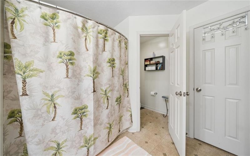 1023 Mayfair Dr, Canonsburg, 15317, 4 Bedrooms Bedrooms, 9 Rooms Rooms,2.1 BathroomsBathrooms,Residential,For Sale,Mayfair Dr,1764318