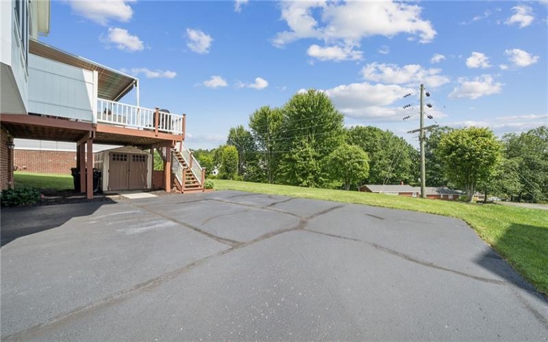 1023 Mayfair Dr, Canonsburg, 15317, 4 Bedrooms Bedrooms, 9 Rooms Rooms,2.1 BathroomsBathrooms,Residential,For Sale,Mayfair Dr,1764318