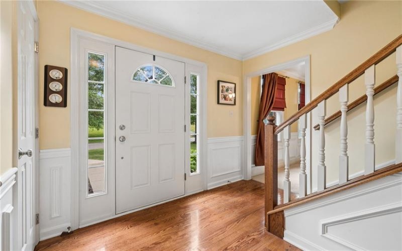 1023 Mayfair Dr, Canonsburg, 15317, 4 Bedrooms Bedrooms, 9 Rooms Rooms,2.1 BathroomsBathrooms,Residential,For Sale,Mayfair Dr,1764318