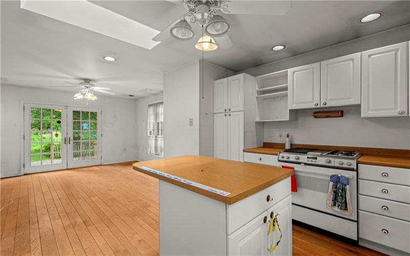 201 Dewey Ave, Washington, 15301, 3 Bedrooms Bedrooms, ,3.1 BathroomsBathrooms,Residential,For Sale,Dewey Ave,1764386