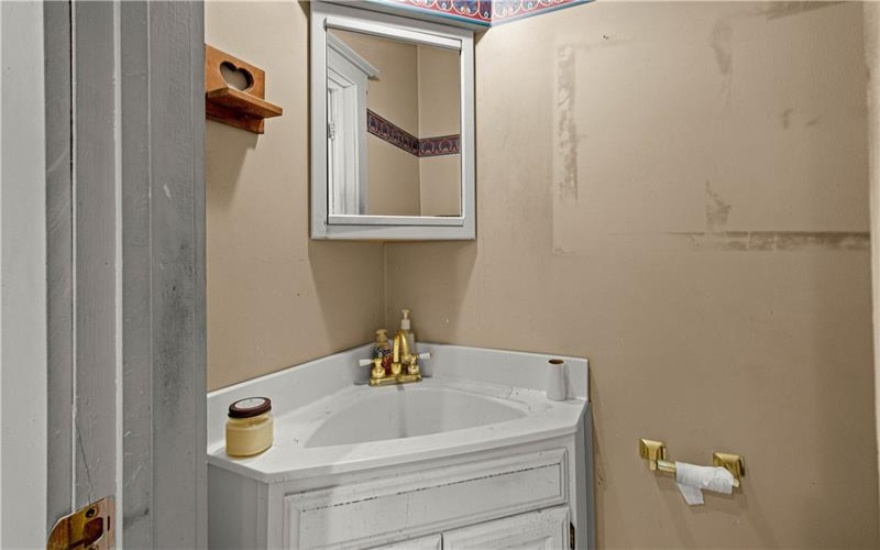 201 Dewey Ave, Washington, 15301, 3 Bedrooms Bedrooms, ,3.1 BathroomsBathrooms,Residential,For Sale,Dewey Ave,1764386