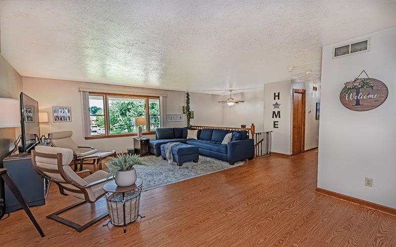 201 Falcon Ridge Drive, New Kensington, 15068, 3 Bedrooms Bedrooms, 8 Rooms Rooms,2.1 BathroomsBathrooms,Residential,For Sale,Falcon Ridge Drive,1764412