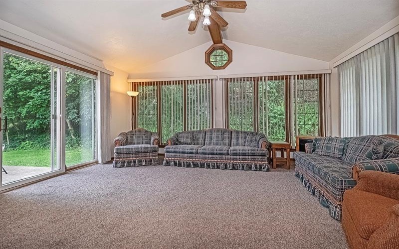 201 Falcon Ridge Drive, New Kensington, 15068, 3 Bedrooms Bedrooms, 8 Rooms Rooms,2.1 BathroomsBathrooms,Residential,For Sale,Falcon Ridge Drive,1764412